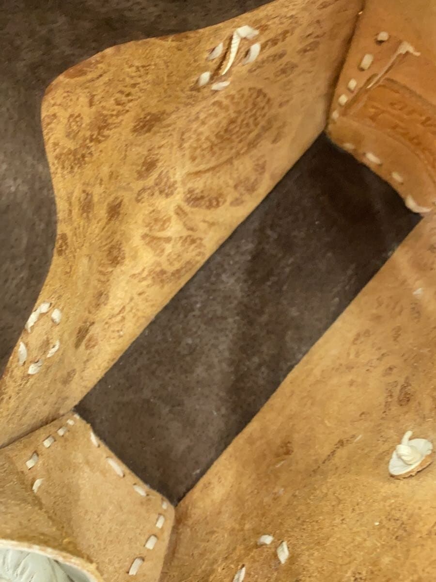 Carving Tribes Handbag Leather WHT 6