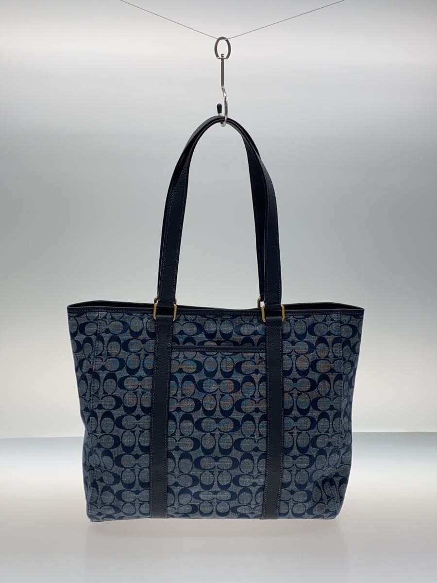 COACH Signature Tote 3