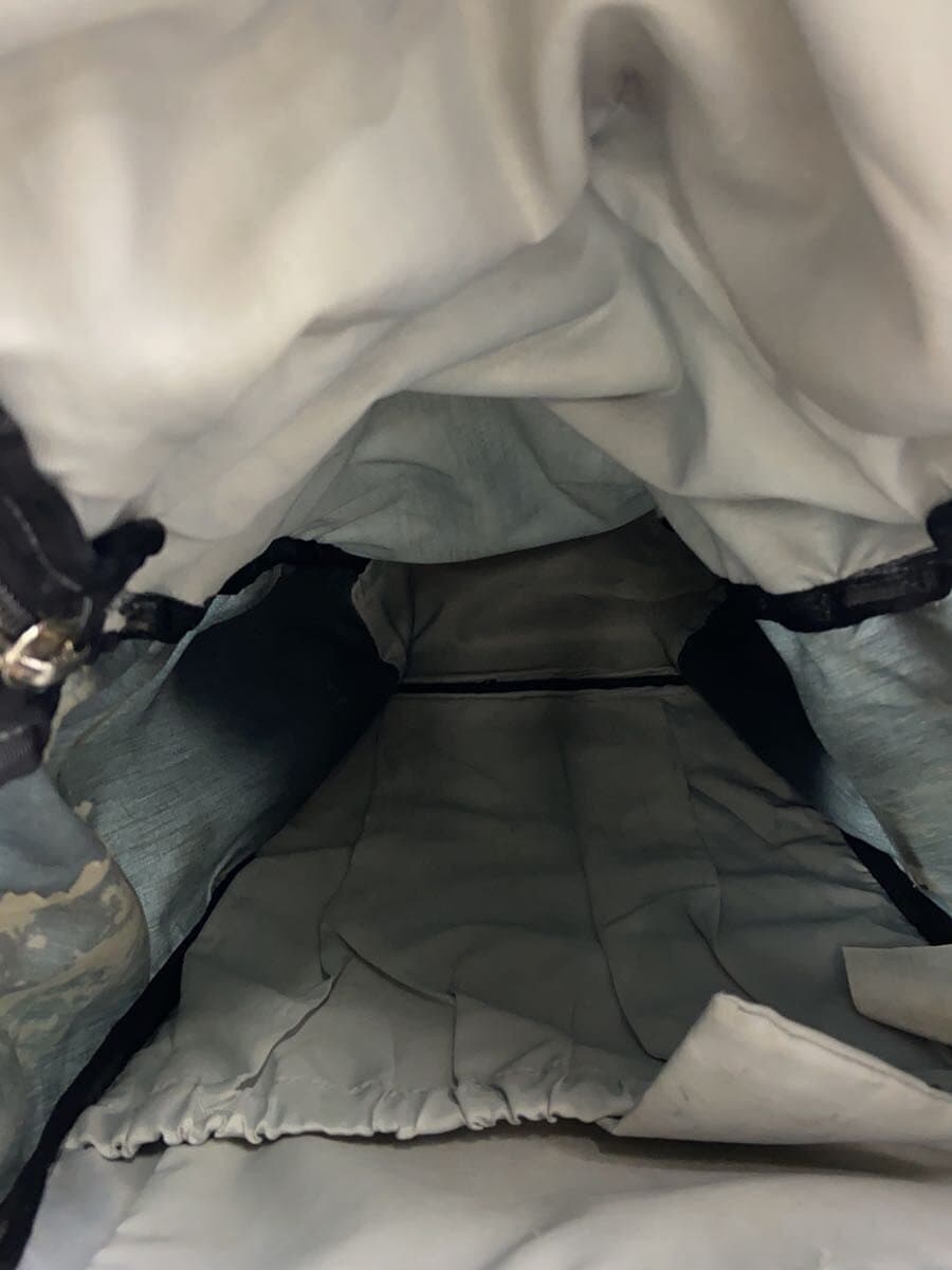 ARC'TERYX BRIZE 25 Interior deterioration, dirt on the bottom and overall 6
