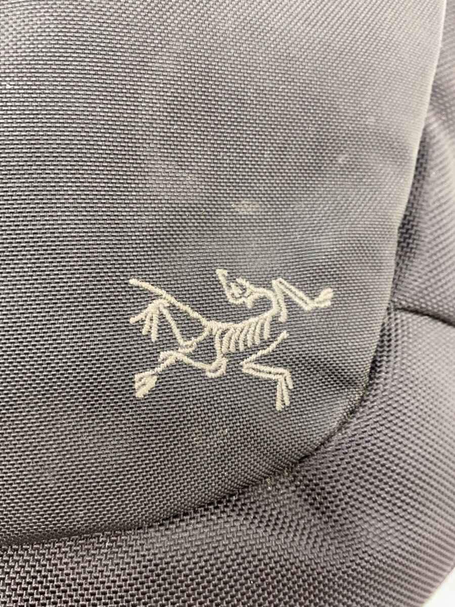 ARC'TERYX MISTRAL Shoulder Bag -- BLK Solid Color Stains Present 5