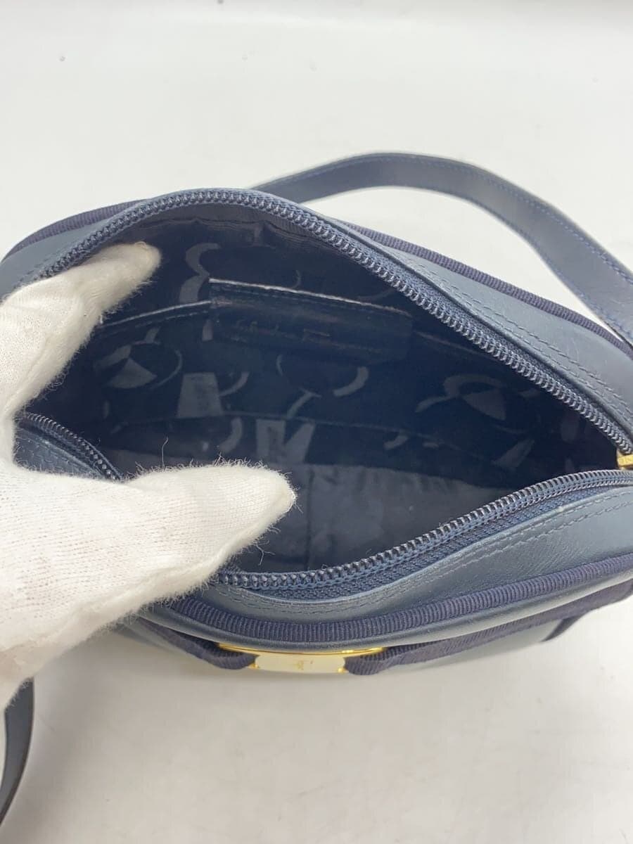 Salvatore Ferragamo shoulder bag -- NVY 6
