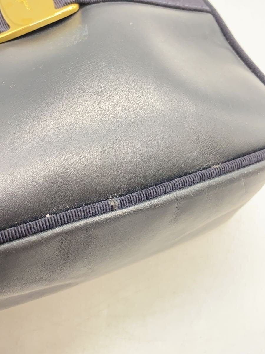 Salvatore Ferragamo shoulder bag -- NVY 7