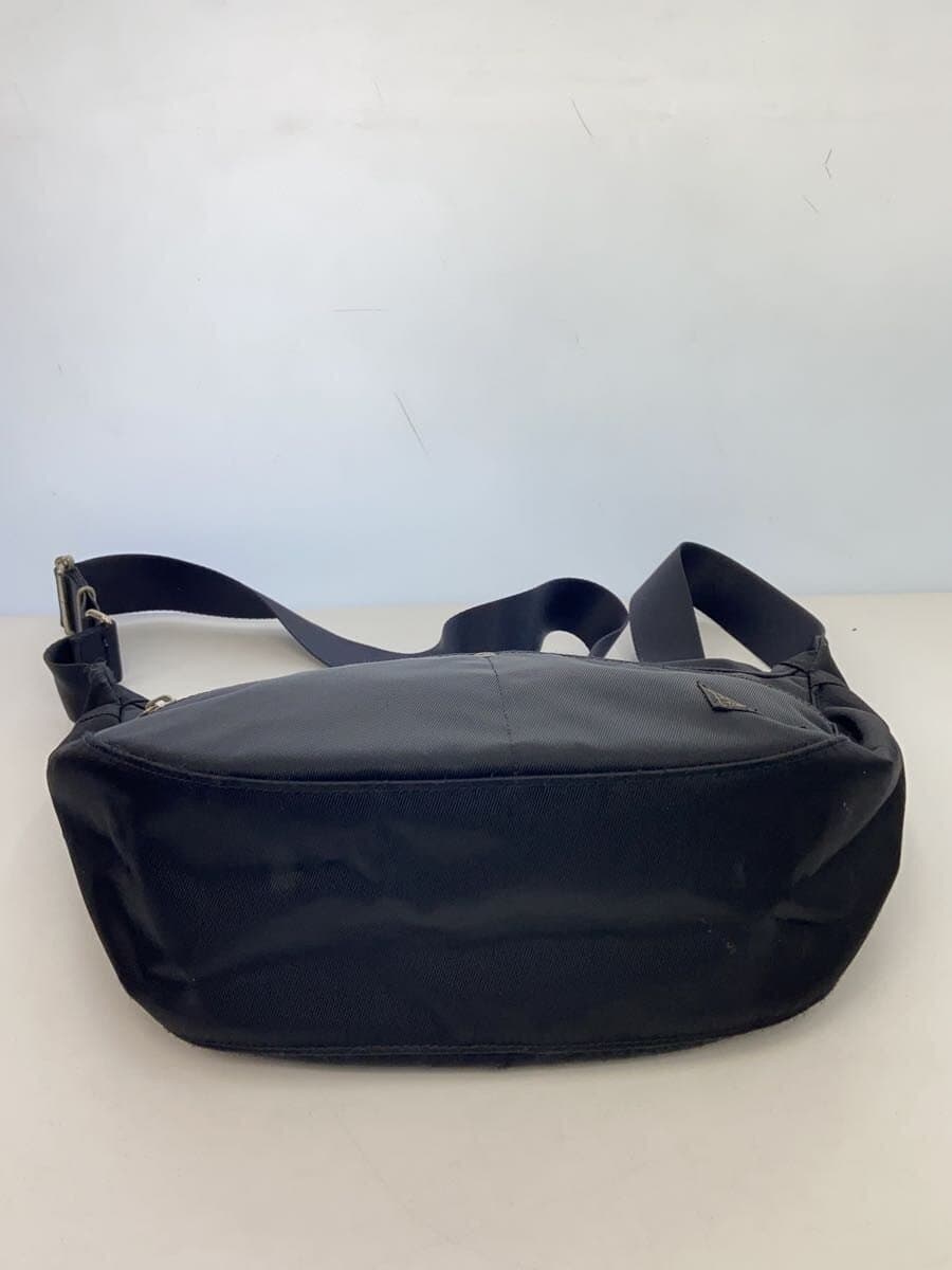 PORTER docomo Docomo Collaboration Banana Shoulder Shoulder Bag BLK Solid Color 4