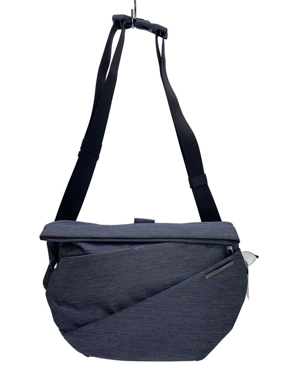 URBANATURE Shoulder Bag -- NVY Plain