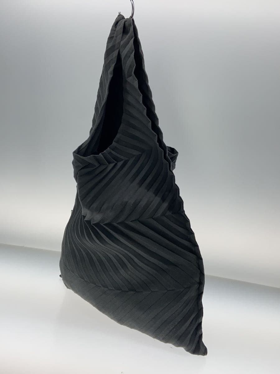 me ISSEY MIYAKE Tote Bag GRY m193ag791 2