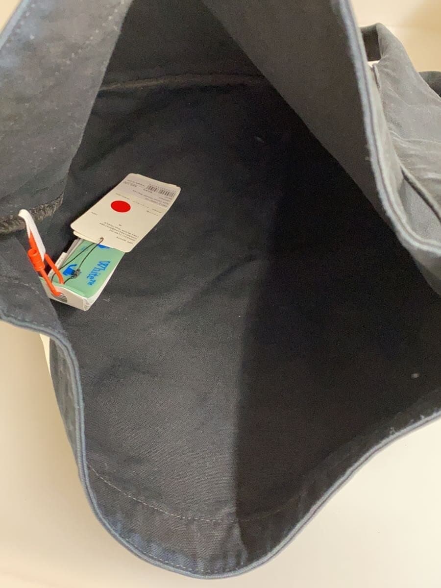 OFF-WHITE Apple Print Tote Bag Canvas BLK 6