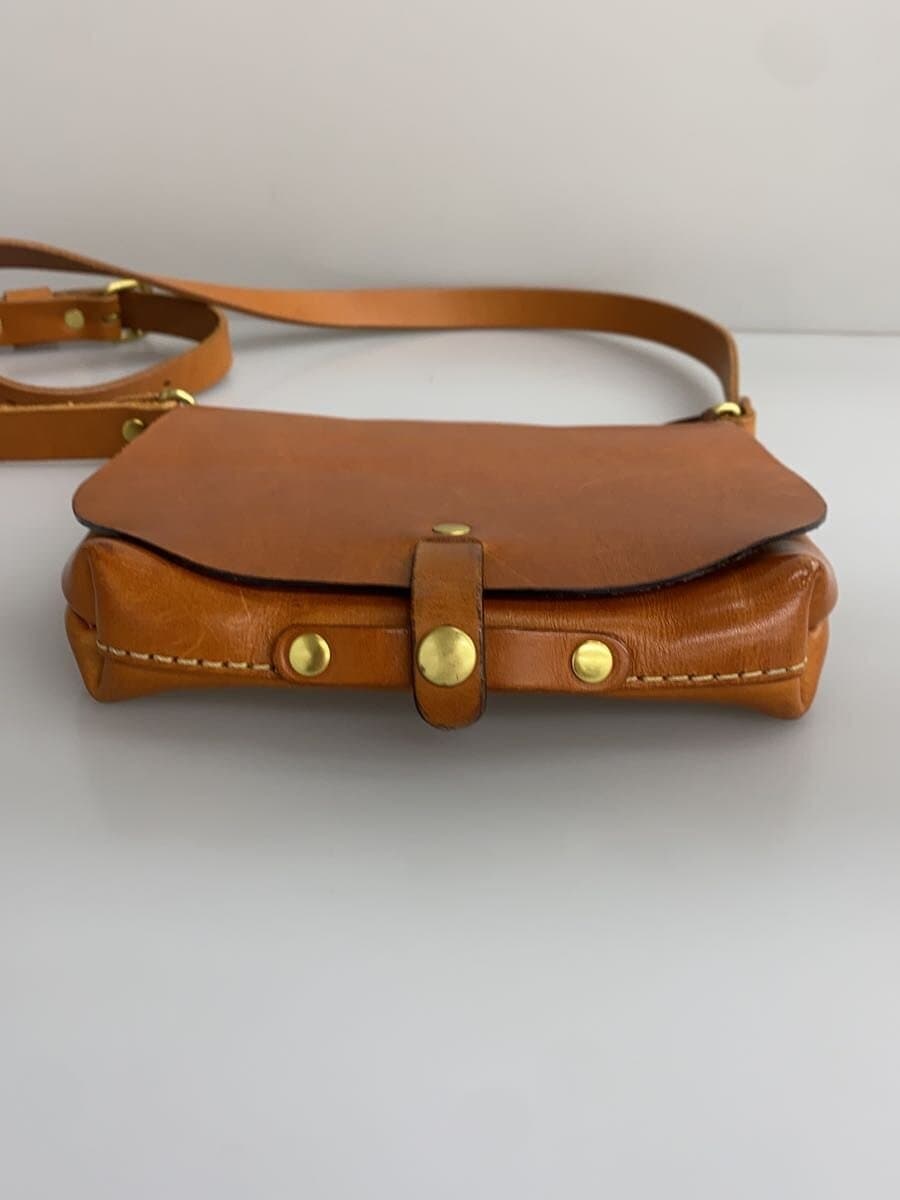 HERZ Vertical 2-Way Body Bag Leather CML Small With Scratches 4