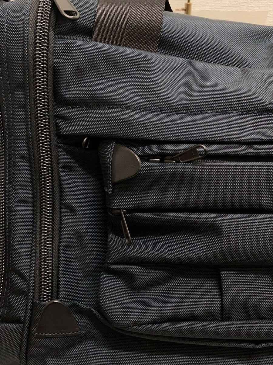 F CE Boston Bag NVY 7