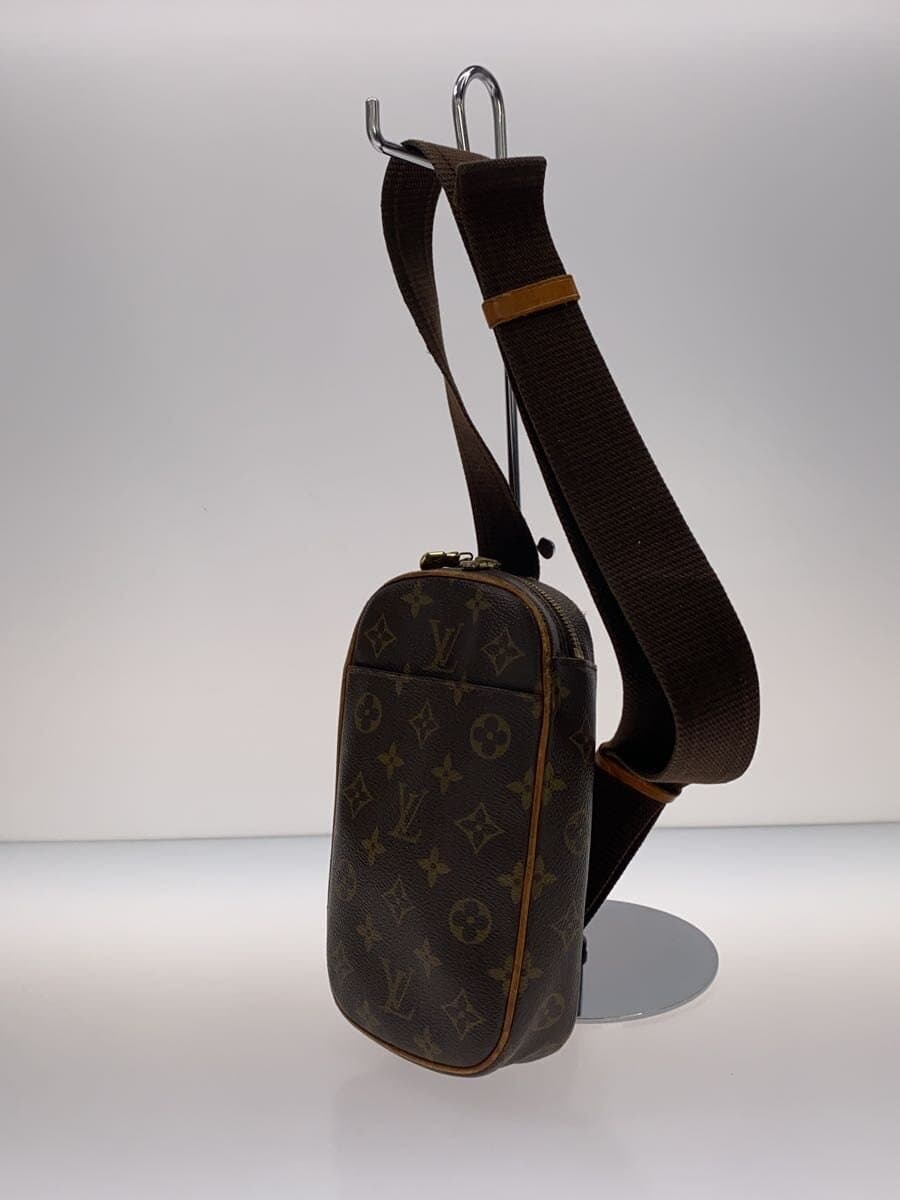 LOUIS VUITTON Pochette Ganjou _Monogram Canvas Leather BRW All Over Pattern Corner Scuff 2