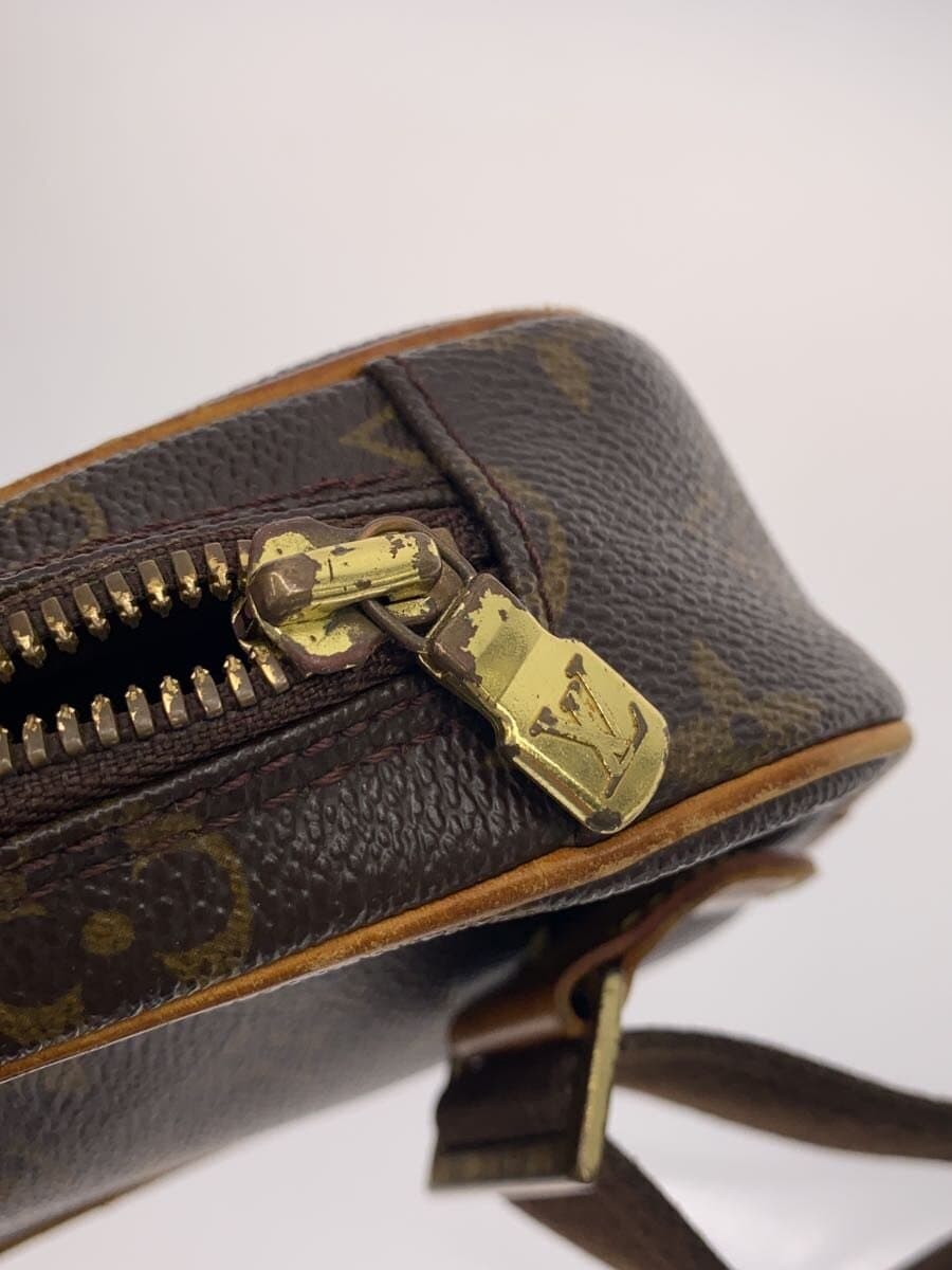 LOUIS VUITTON Pochette Ganjou _Monogram Canvas Leather BRW All Over Pattern Corner Scuff 7