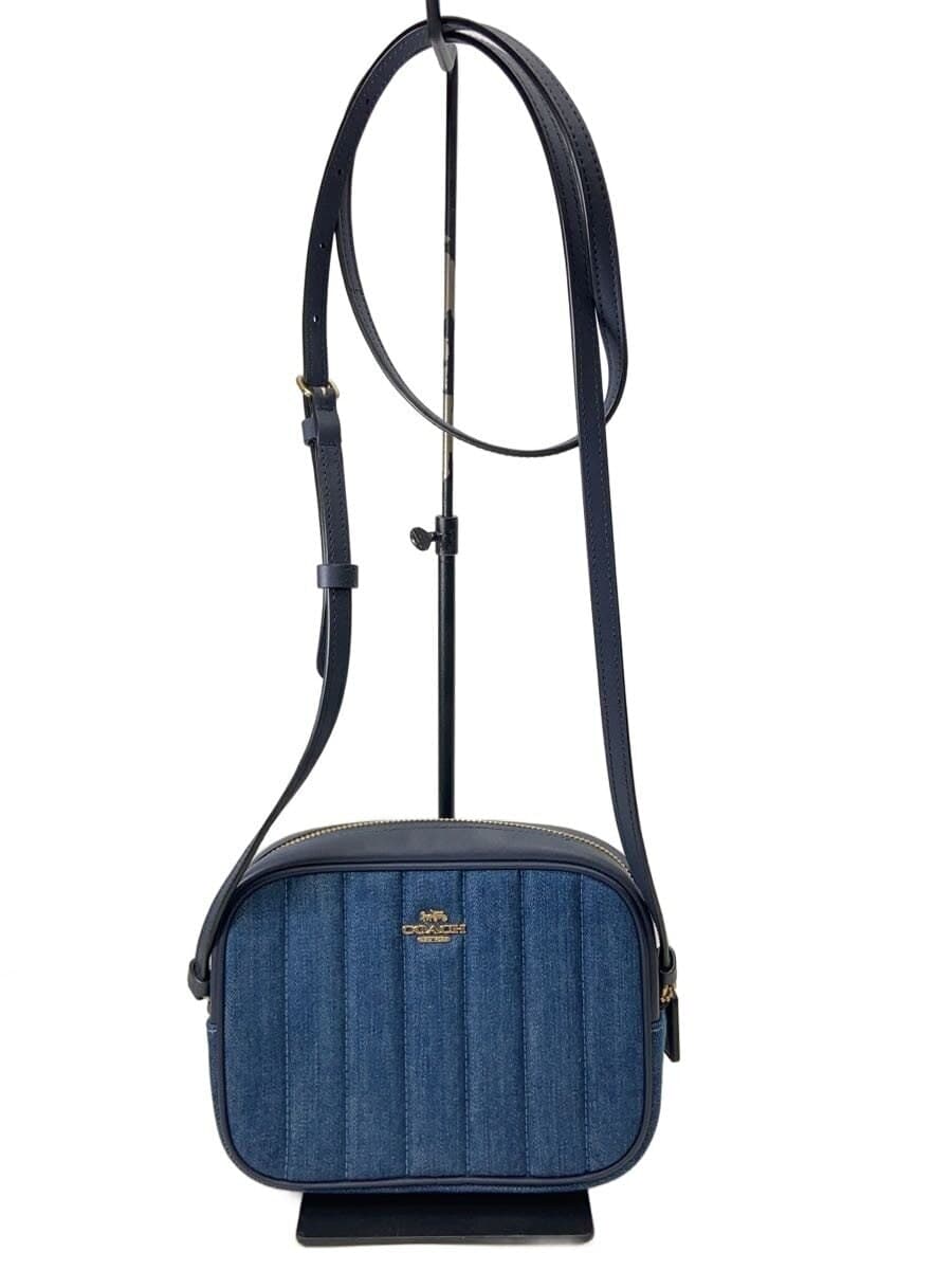 COACH handbag -- IDG C2937