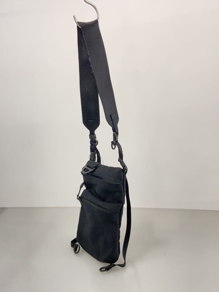 F CE Shoulder Bag Nylon BLK Solid 2