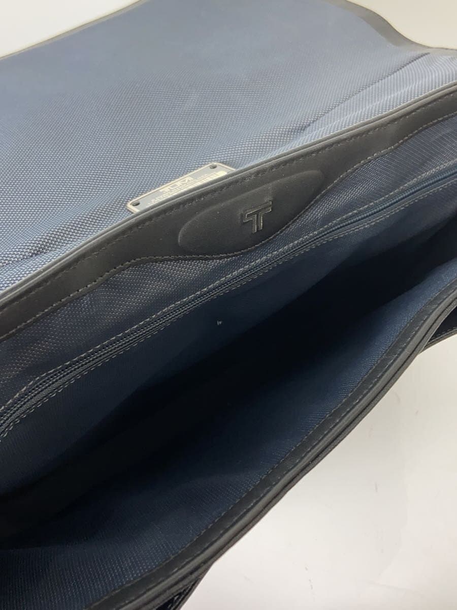 TUMI Bag Leather BLK 2948D TRACK MESSENGER BAG Truck Messenger Bag 6