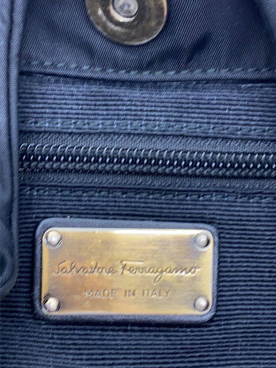Salvatore Ferragamo Handbag -- BLK Solid Color 5