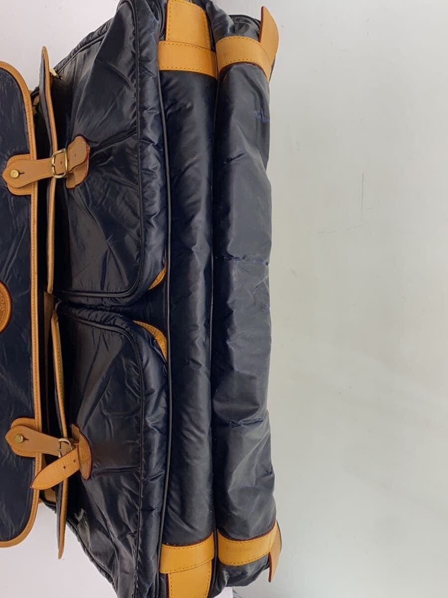 HUNTING WORLD bag -- NVY 4