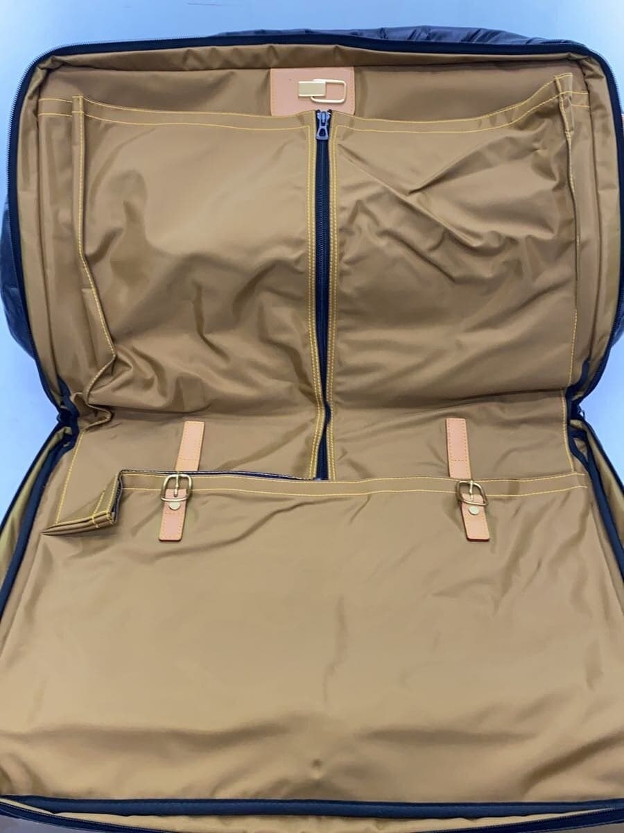 HUNTING WORLD bag -- NVY 6