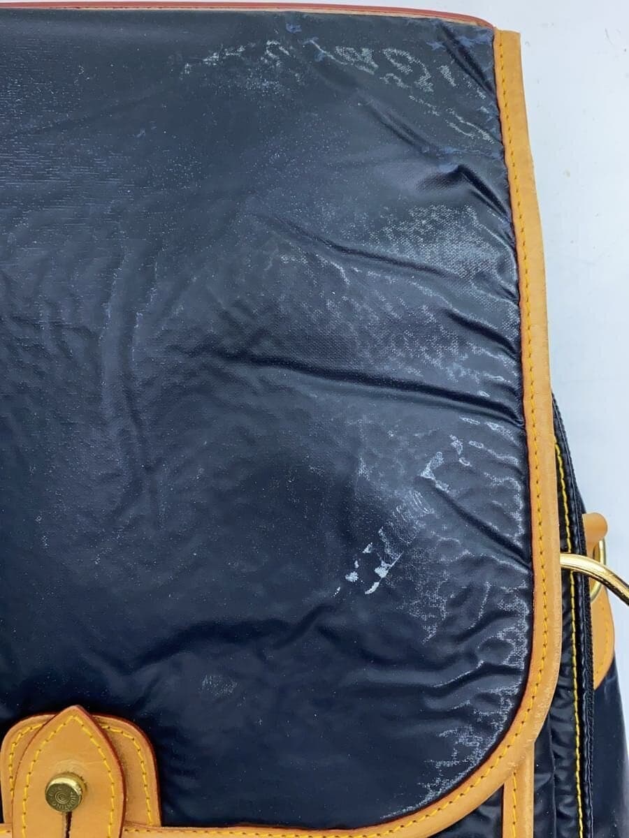 HUNTING WORLD bag -- NVY 8