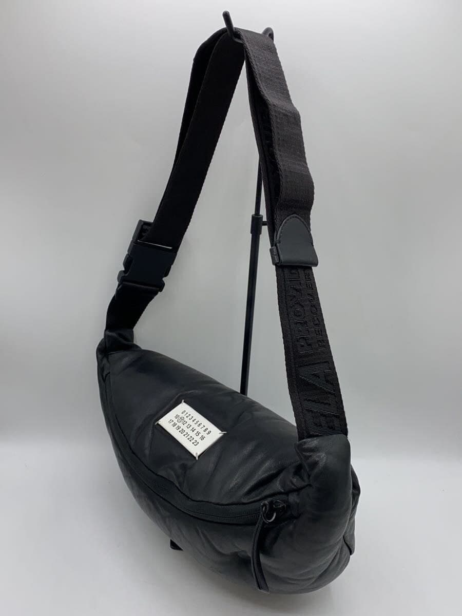 Maison Margiela Shoulder Bag Leather BLK S55WB0070 2
