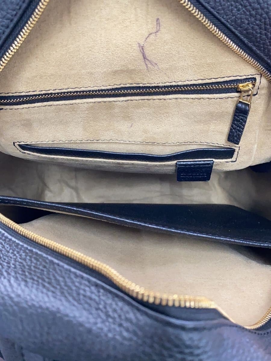 Hush Tug Backpack Cowhide BLK Solid 6