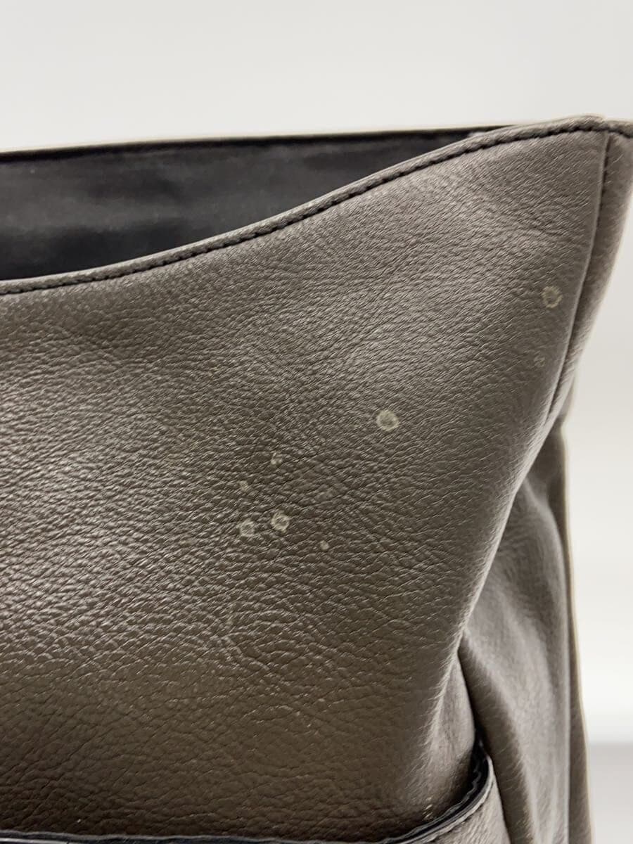 COACH: Tear on back Scuff marks on corners Scratches and stains Backpack - 9
