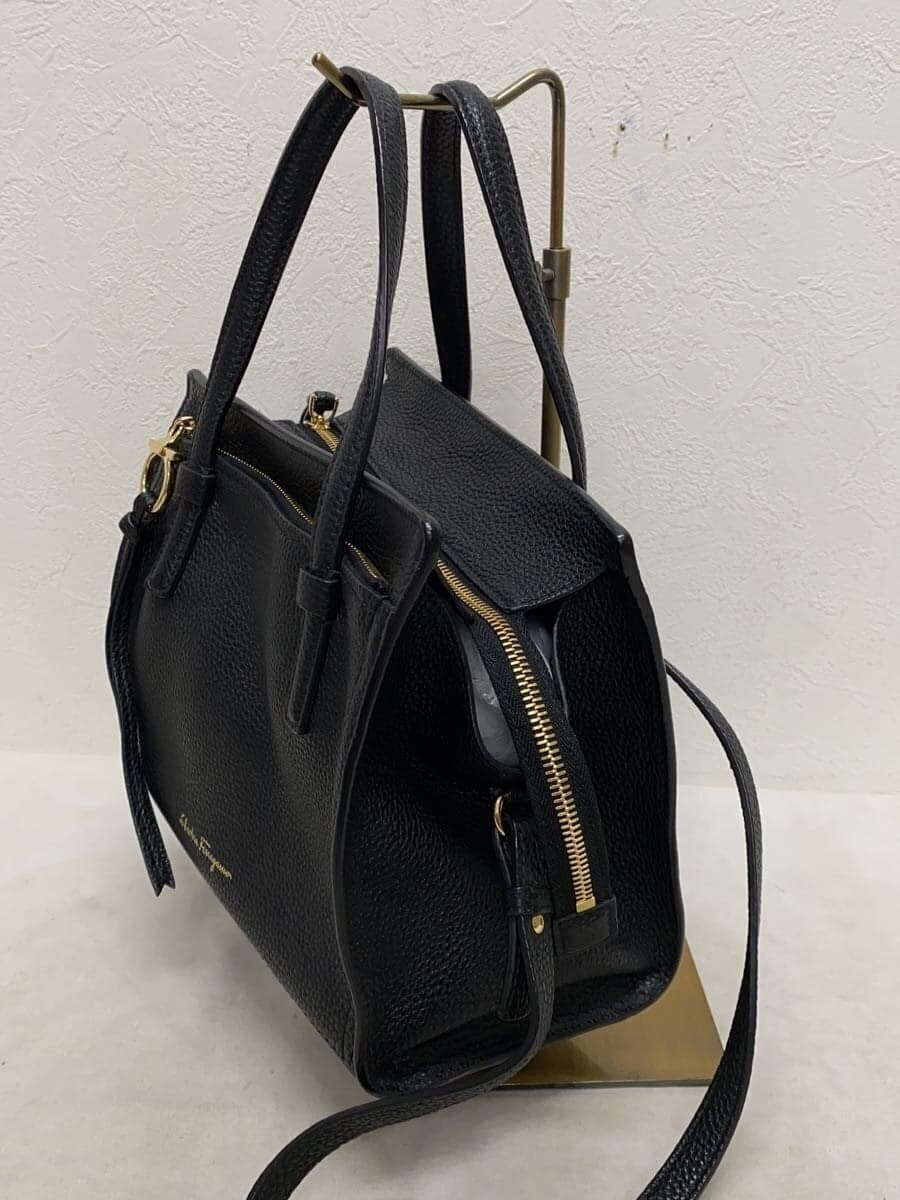 Salvatore Ferragamo shoulder bag leather black plain 2