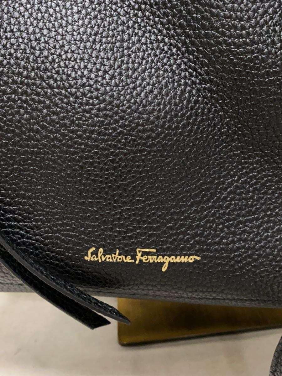 Salvatore Ferragamo shoulder bag leather black plain 5