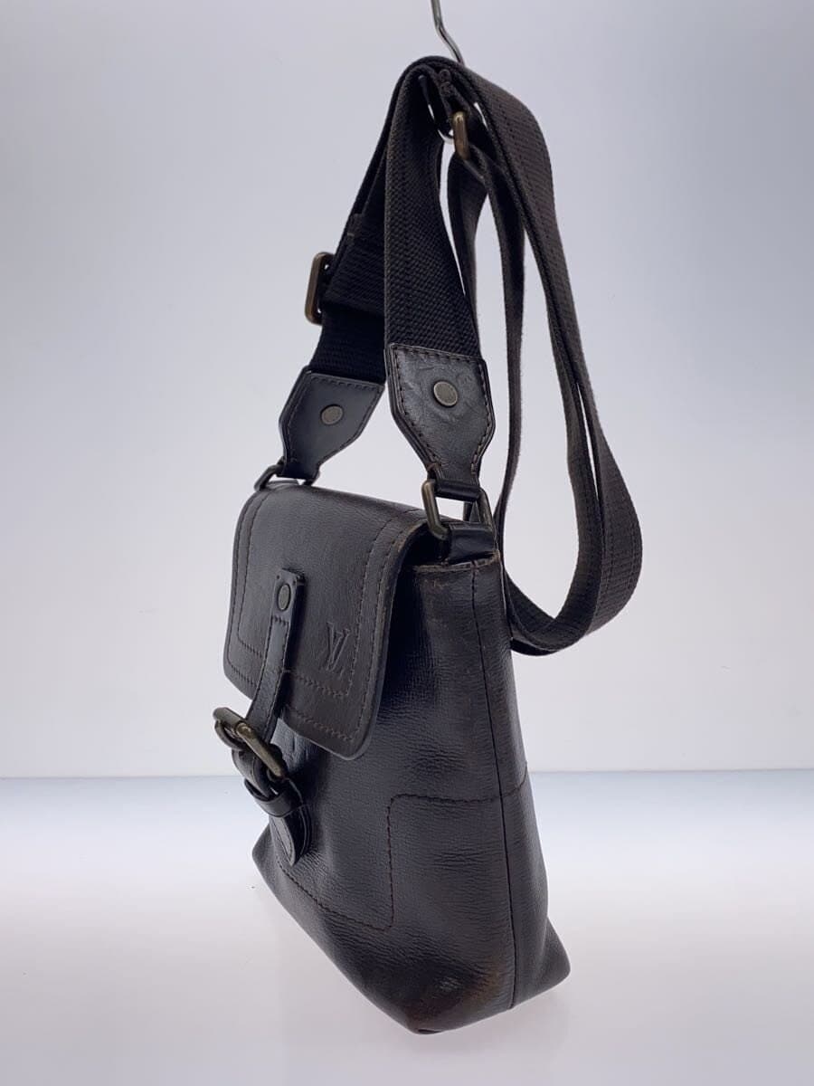 LOUIS VUITTON Yuma _Utah Leather BLK 2