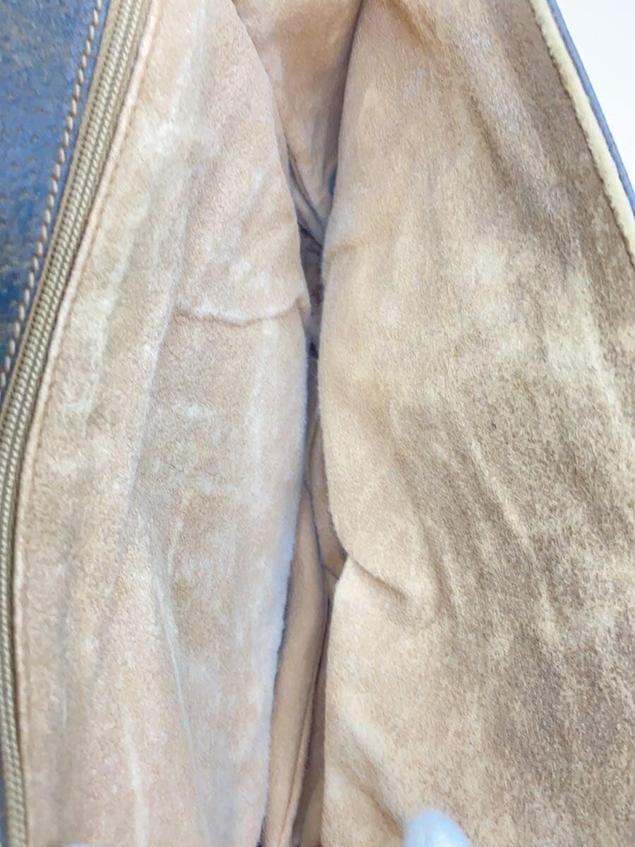 GUCCI Shoulder Bag -- 6