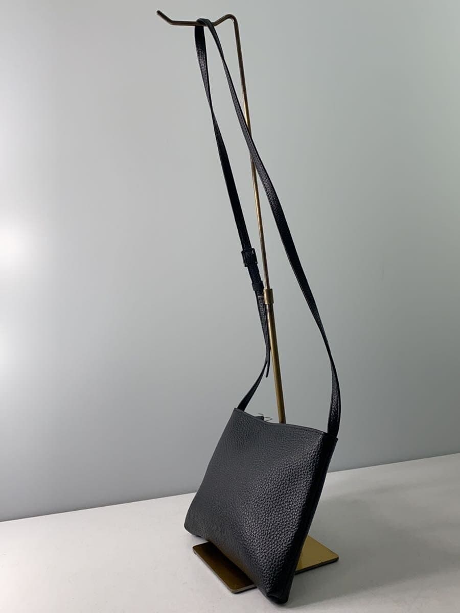 Hush Tug Shoulder Bag Leather BLK 2