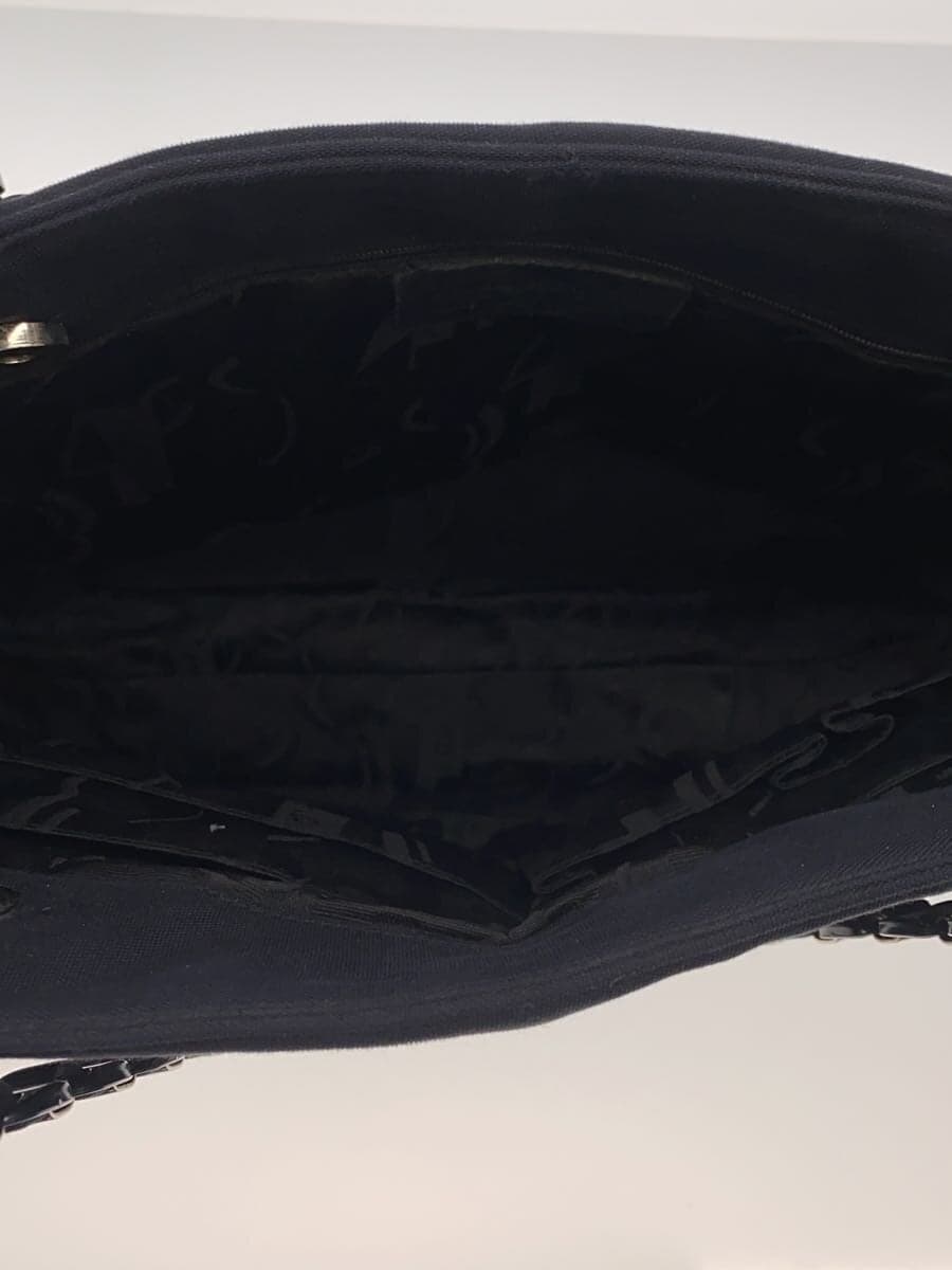 Salvatore Ferragamo Handbag BLK Solid 6