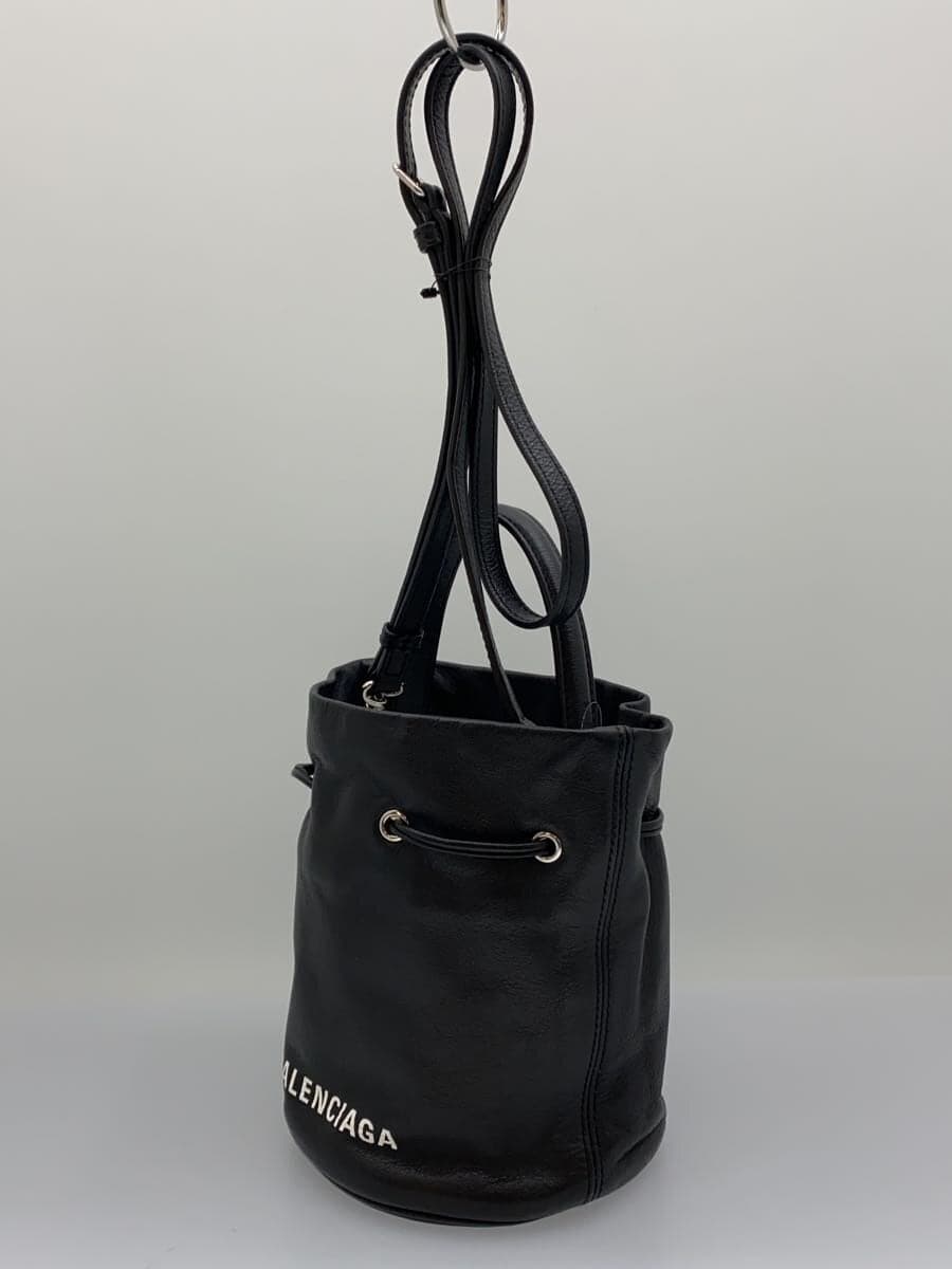 BALENCIAGA EVERYDAY DRAWSTRING BUCKET Shoulder Bag Leather Black 638342 2