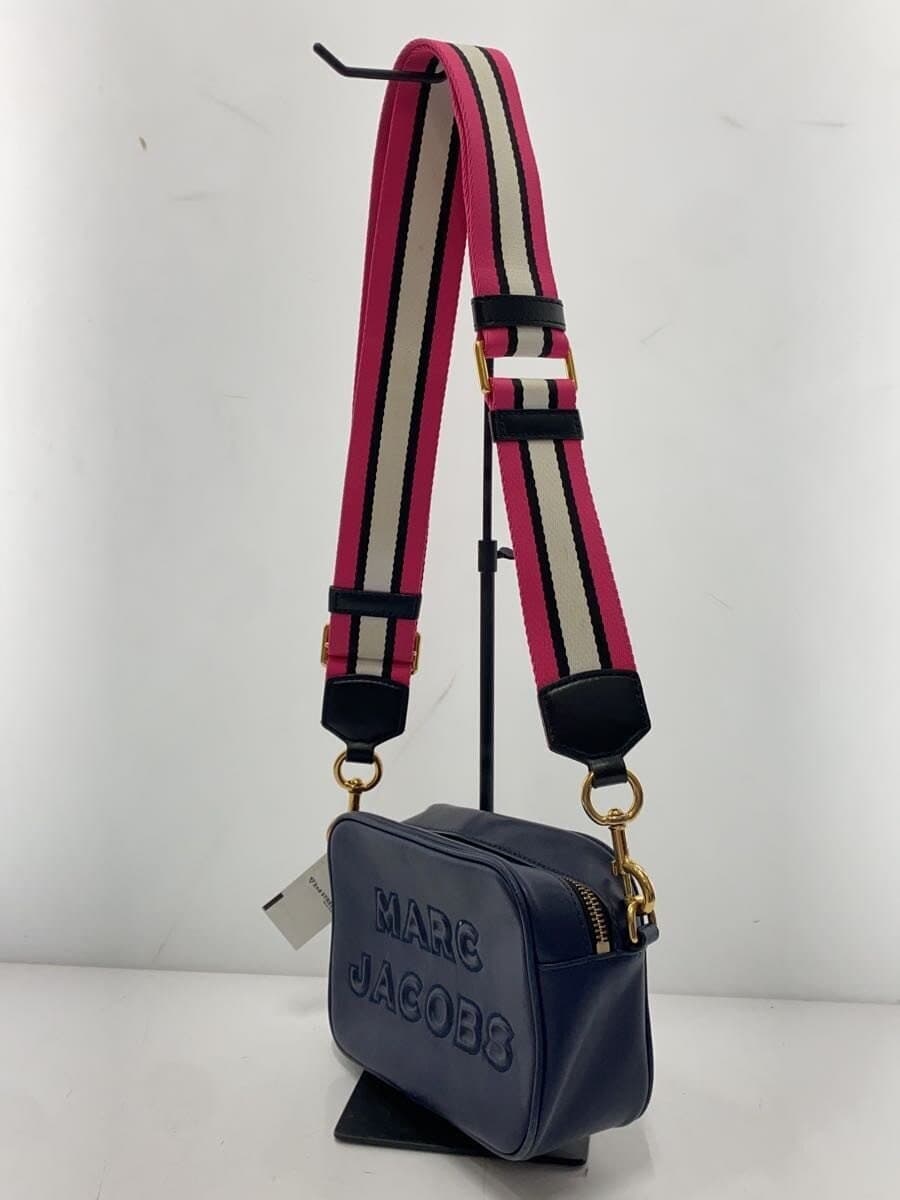 MARC JACOBS shoulder bag leather NVY M0014465 has corner wear 2