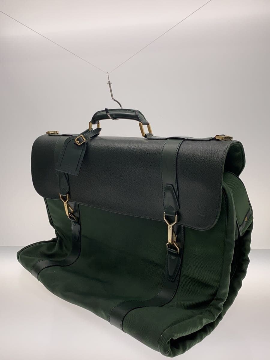 LOUIS VUITTON Portable Gibeciere _Taiga GRN 2