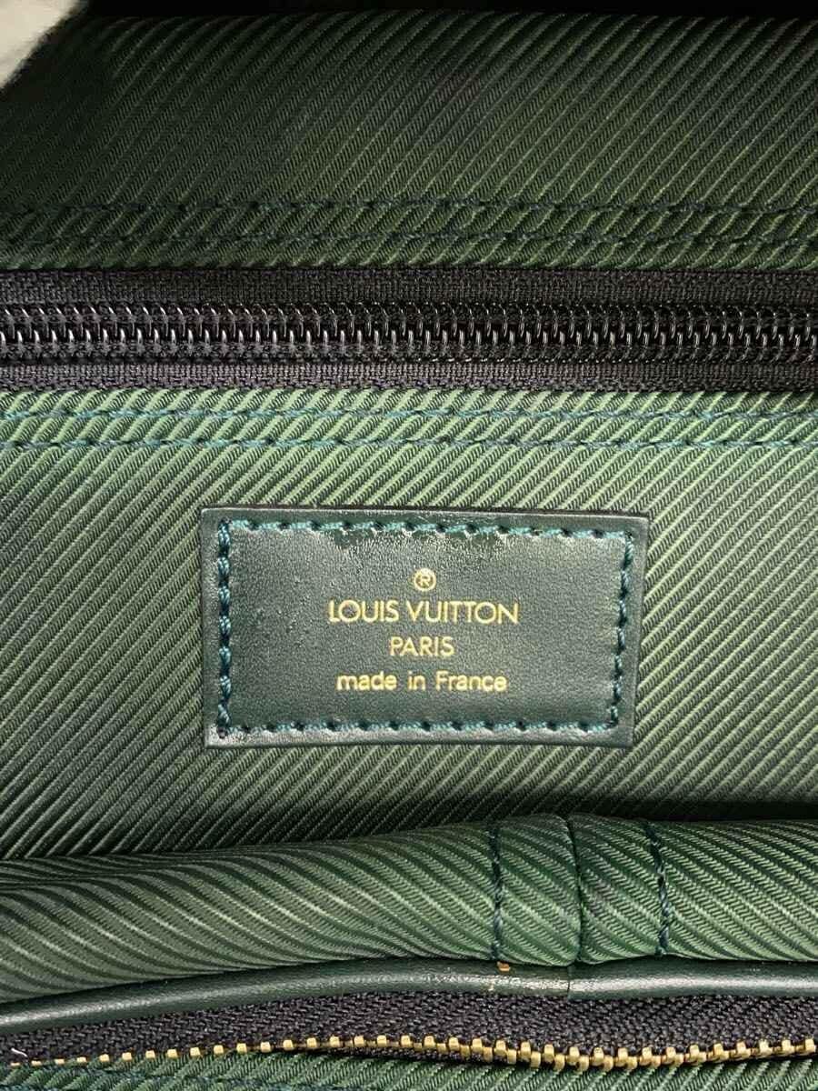 LOUIS VUITTON Portable Gibeciere _Taiga GRN 5