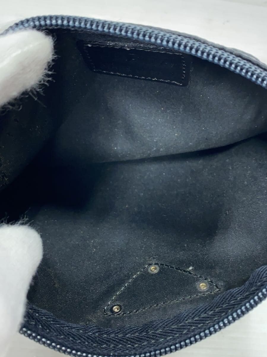 PRADA Pouch Nylon BLK Solid 4