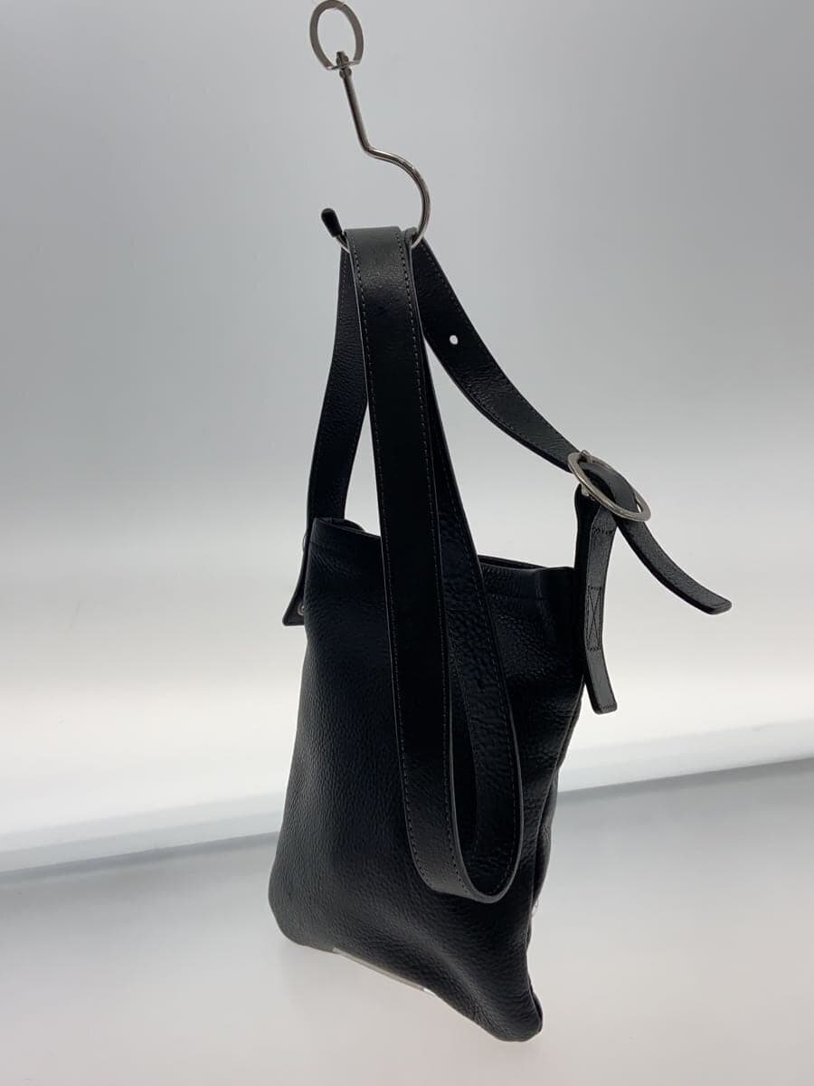Hender Scheme shoulder bag leather BLK has scratches 2