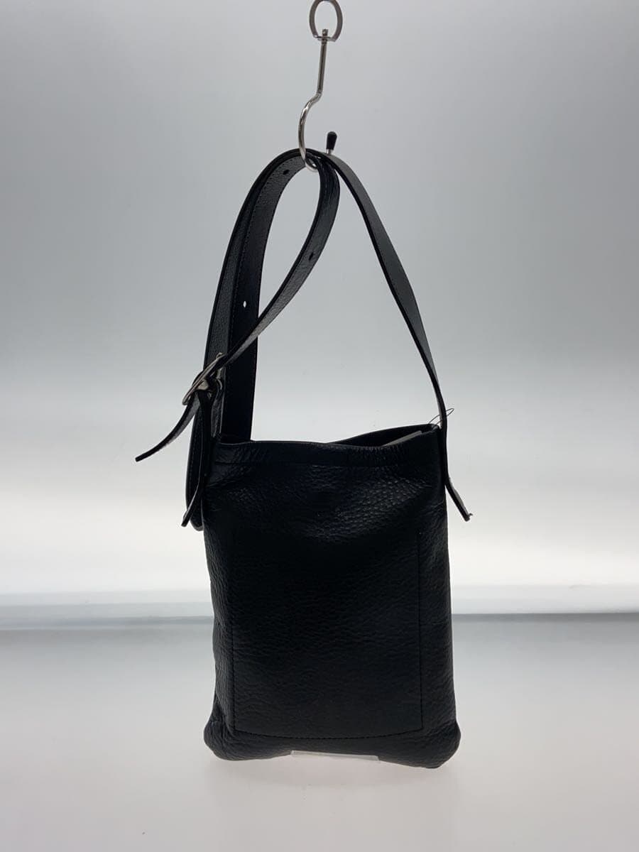 Hender Scheme shoulder bag leather BLK has scratches 3