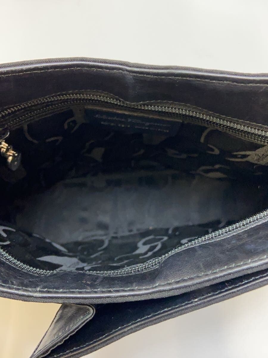Salvatore Ferragamo Shoulder Bag -- BLK Solid Color 8