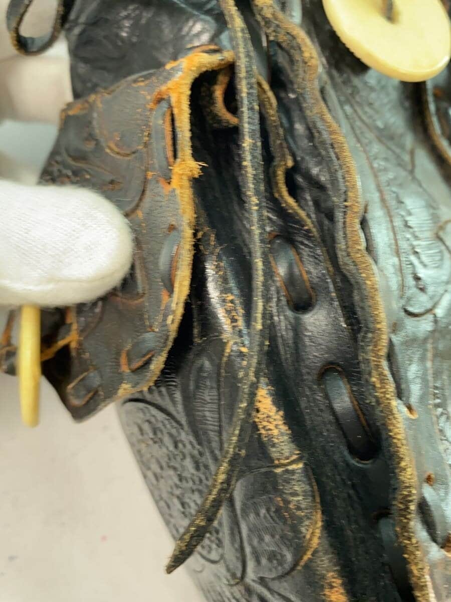 Carving Tribes Handbag Leather BLK 5