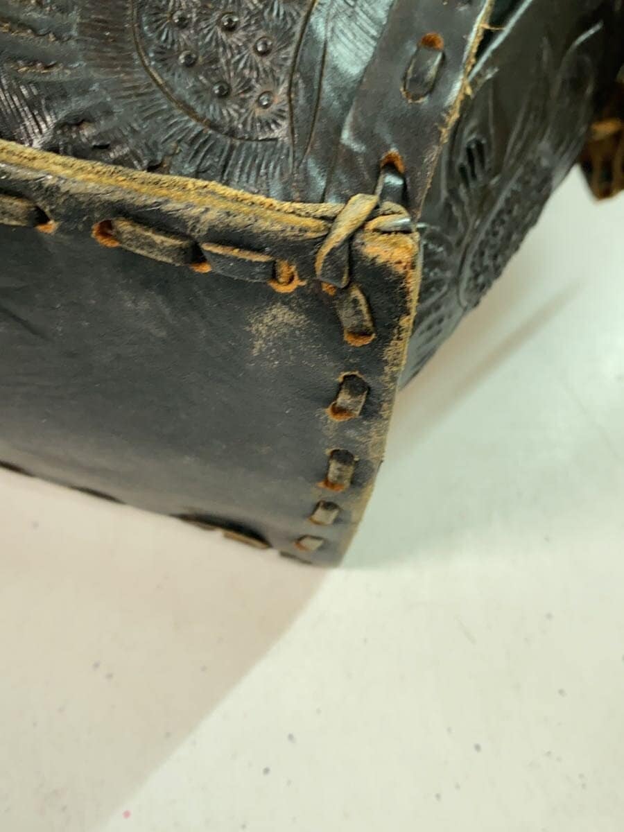 Carving Tribes Handbag Leather BLK 8