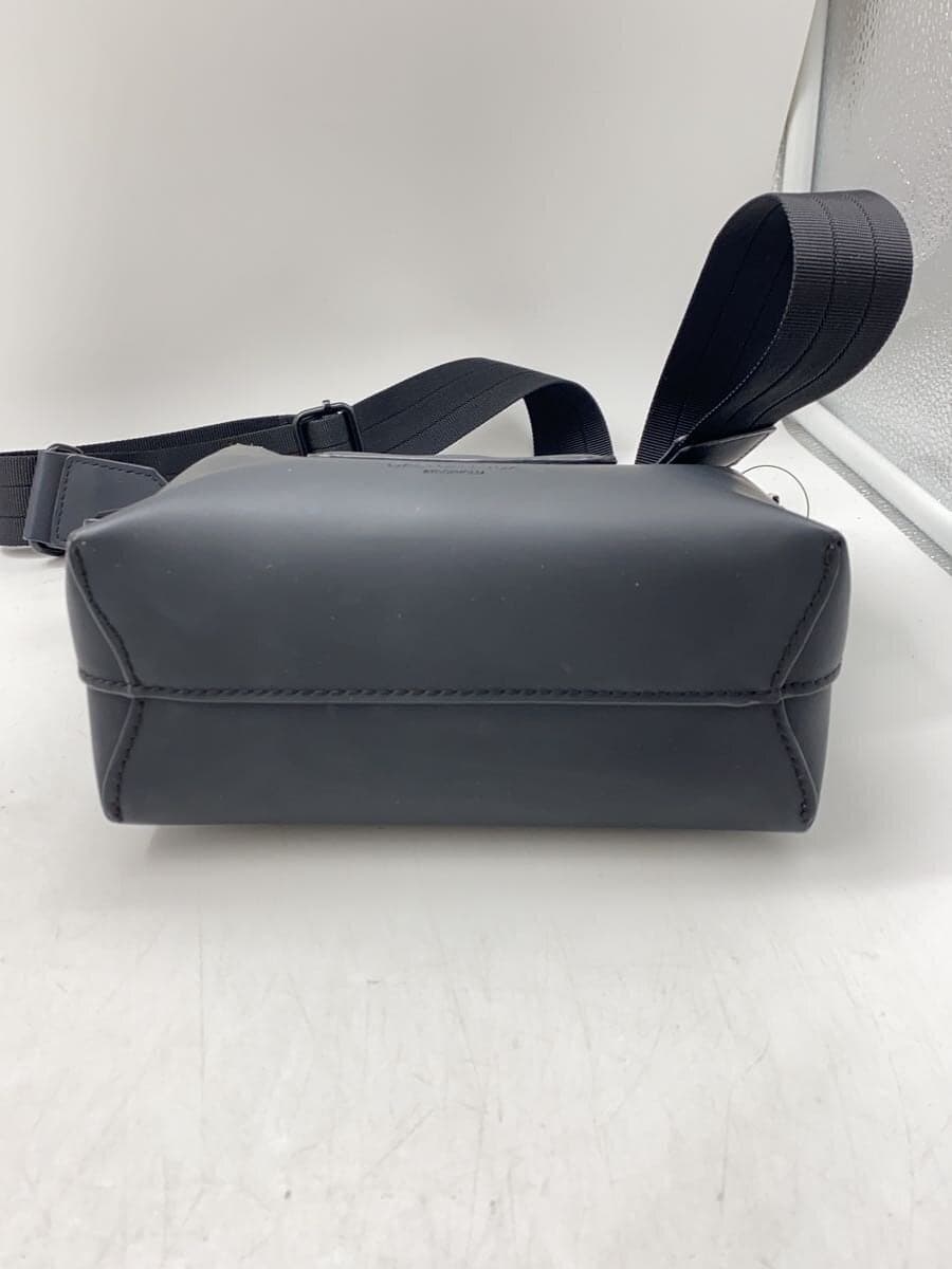 Gaston Luga Shoulder Bag BLK 4