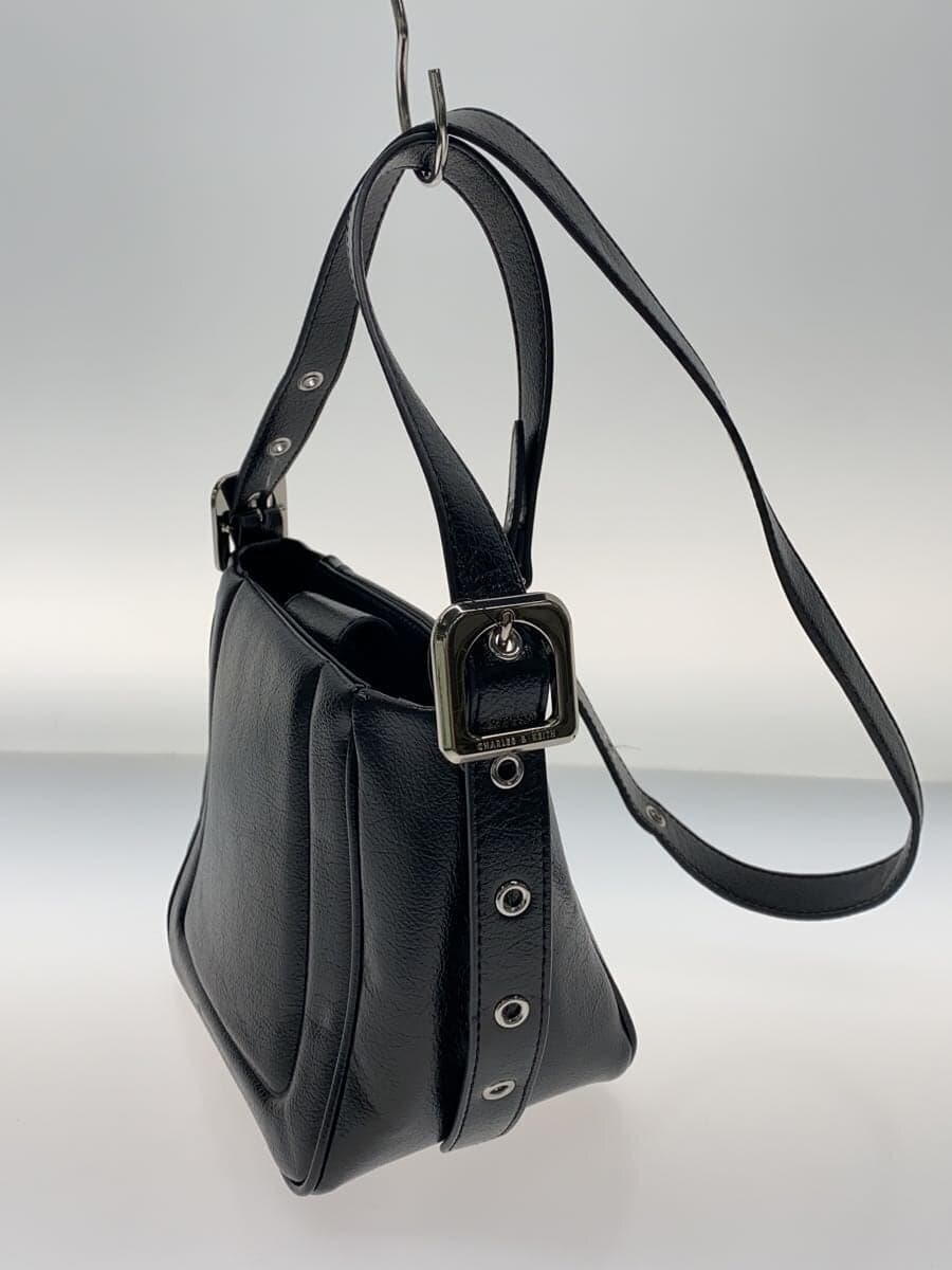CHARLES&KEITH Shoulder Bag -- BLK Petra Boxy Bucket Bag 2