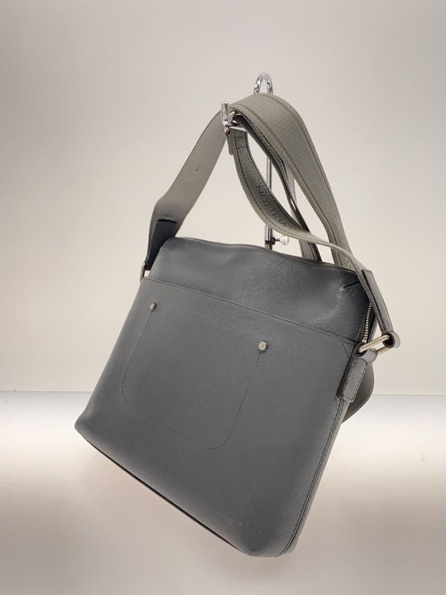 LOUIS VUITTON Grigori Messenger PM_Taiga Leather GRY 2