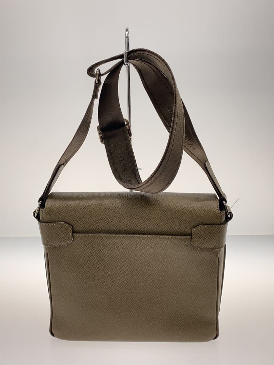 LOUIS VUITTON Roman PM_Taiga Leather KHK 3