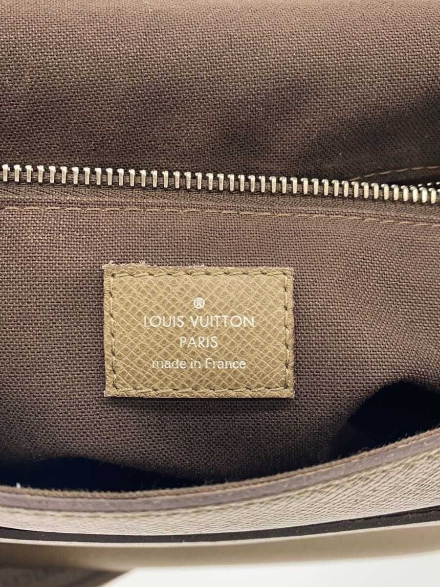 LOUIS VUITTON Roman PM_Taiga Leather KHK 5