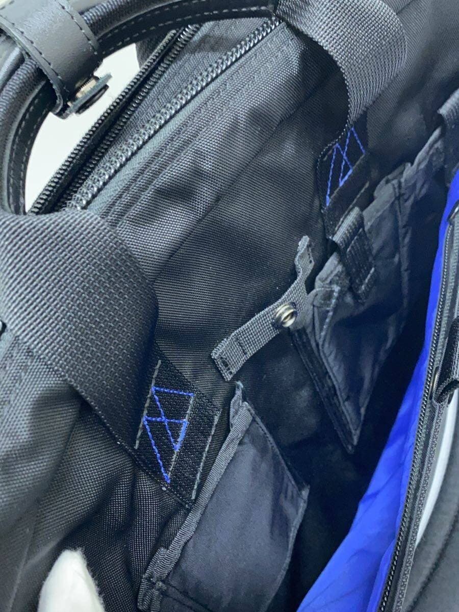 Manhattan Passage Shoulder Bag BLK Solid 8