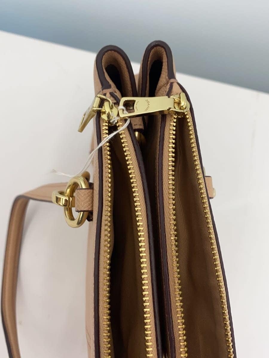 COACH handbag -- PNK plain f57520 has dirt on the bottom 7