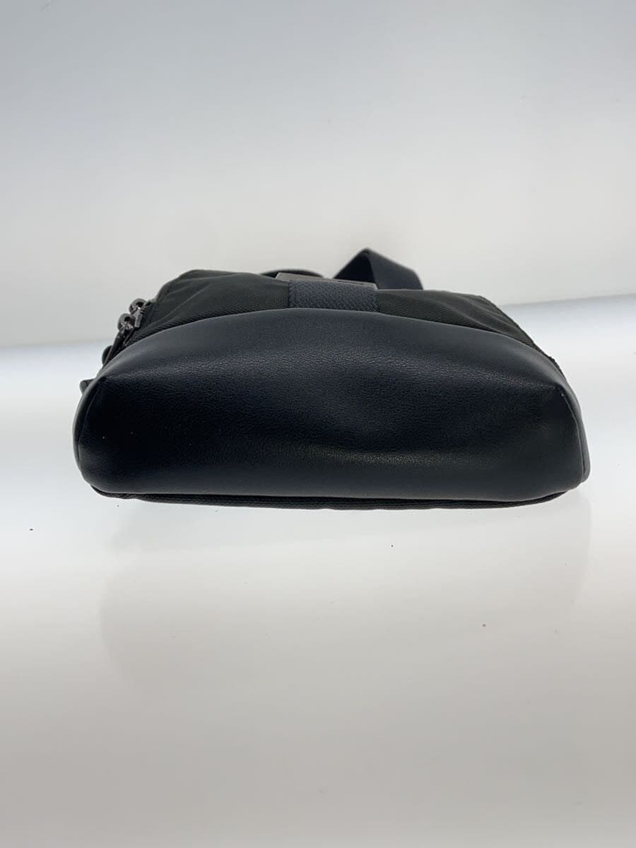 TUMI Shoulder Bag BLK Solid 4
