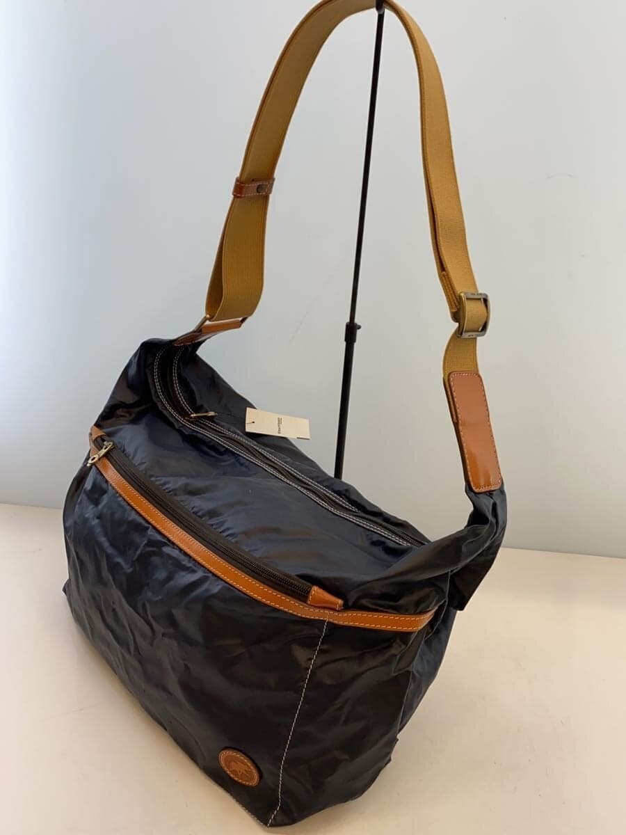 HUNTING WORLD Messenger Bag Nylon NVY 071704 Damage 2