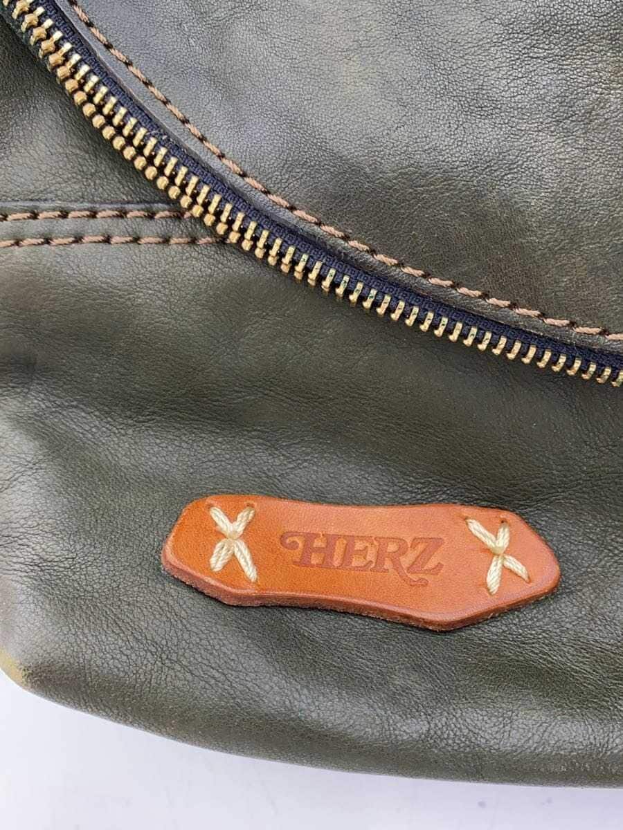 HERZ Shoulder Bag Leather KHK Solid 5